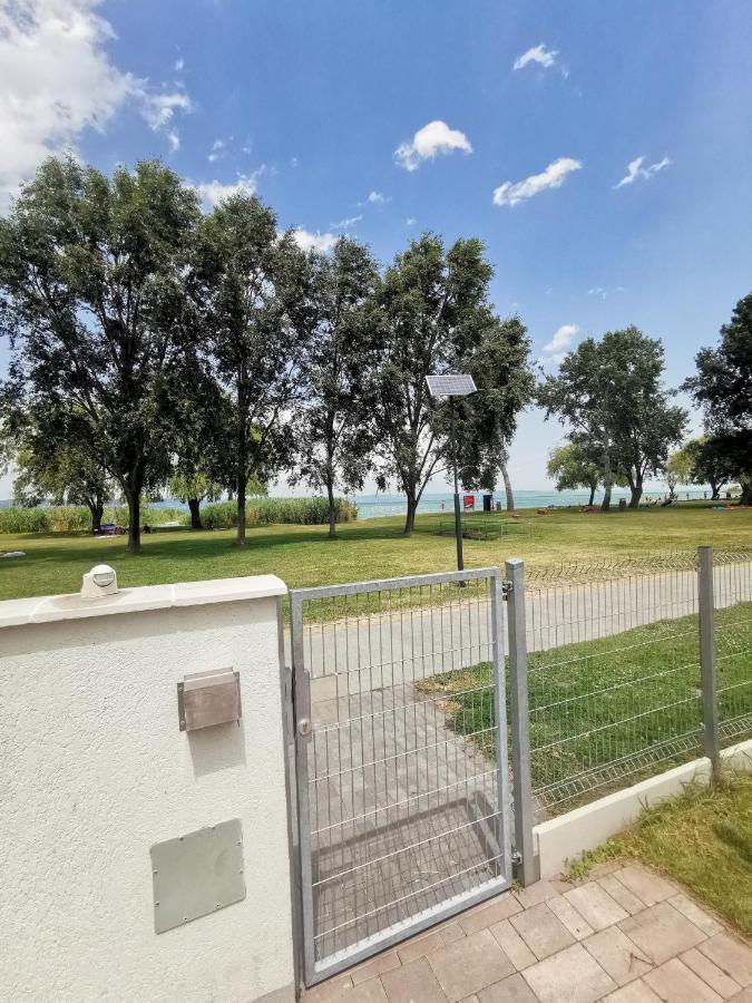 Vizpart Honved Apartman Balatonlelle Zewnętrze zdjęcie